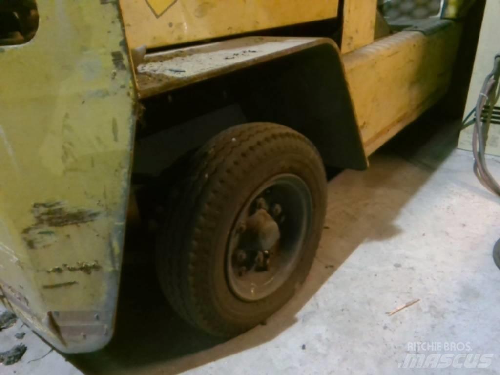 Toyota 2TG10 Towing truck