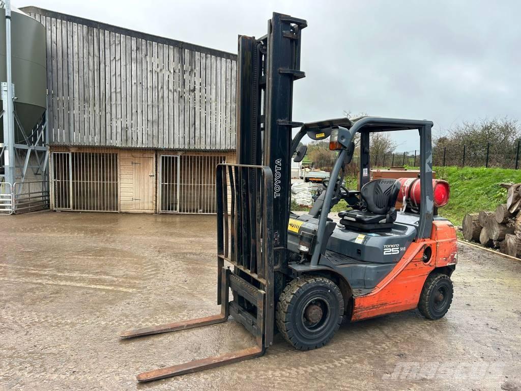 Toyota Tonero LPG trucks