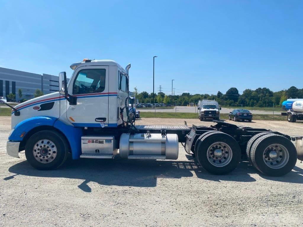 Peterbilt 579 Truck Tractor Units