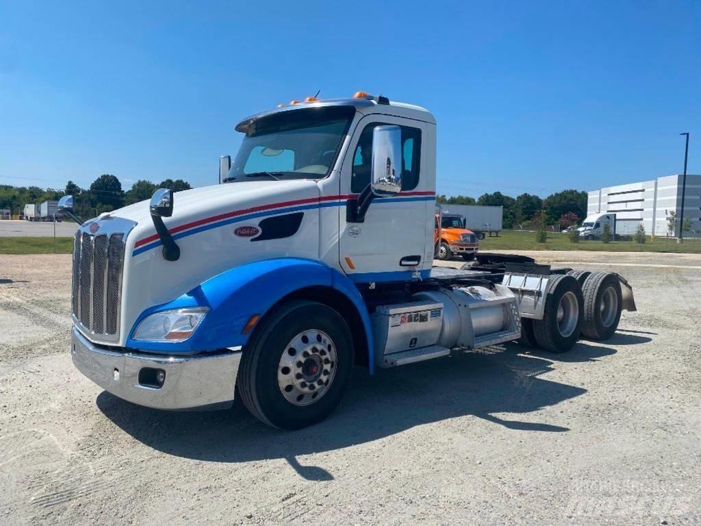 Peterbilt 579 Truck Tractor Units