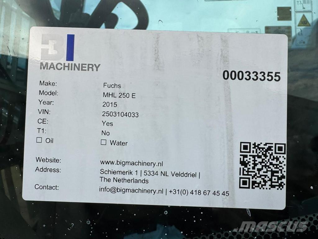 Fuchs MHL 250 Waste / industry handlers