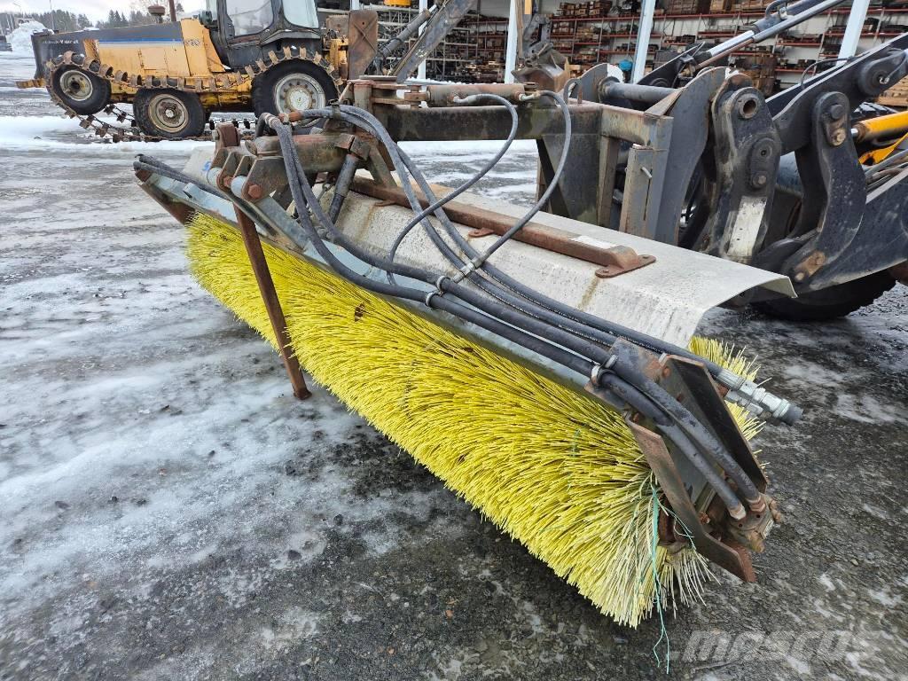 Salo 300 Avoharja Brushes