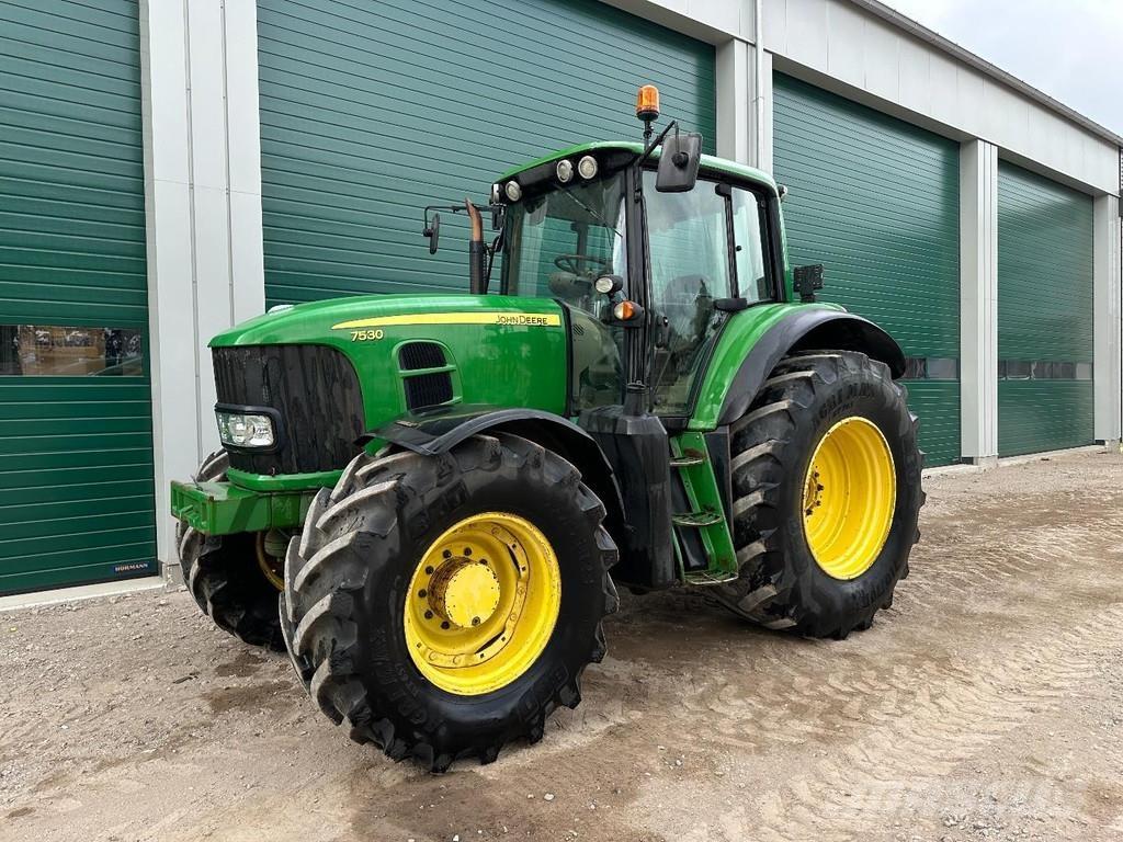 John Deere 7530 Tractors