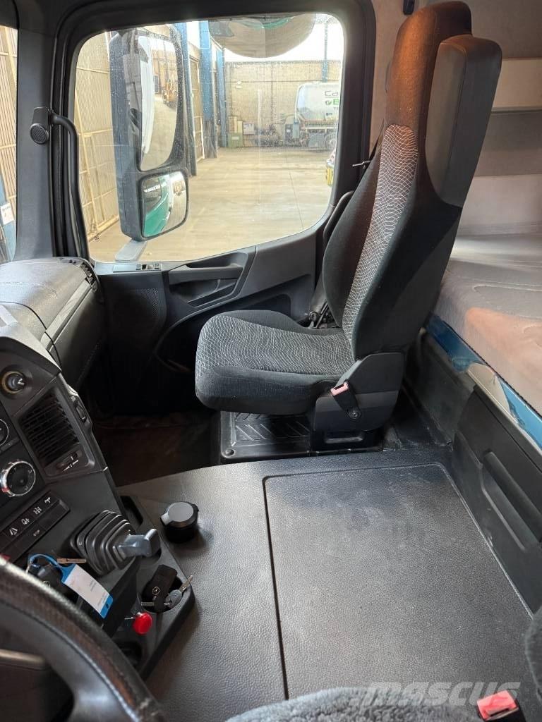 Mercedes-Benz 1845 Truck Tractor Units