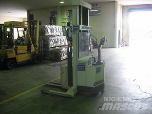 Crown 40WTF154 Reach truck