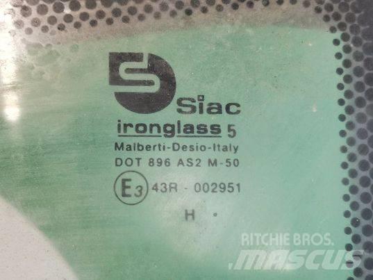 CAT TH 414C door Cabins and interior