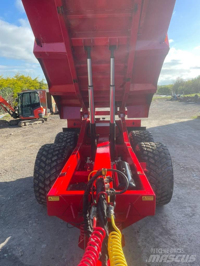 Redrock 18T Dumper Other farming machines