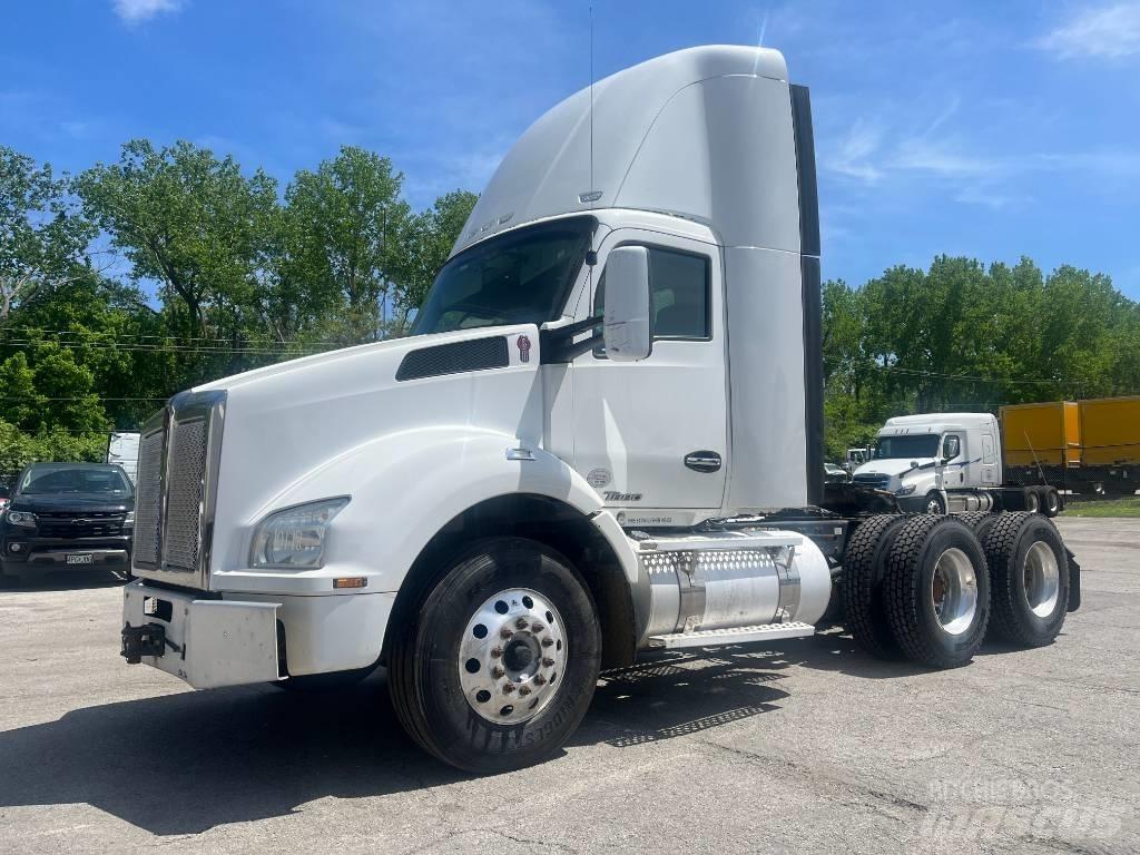 Kenworth T 880 Truck Tractor Units