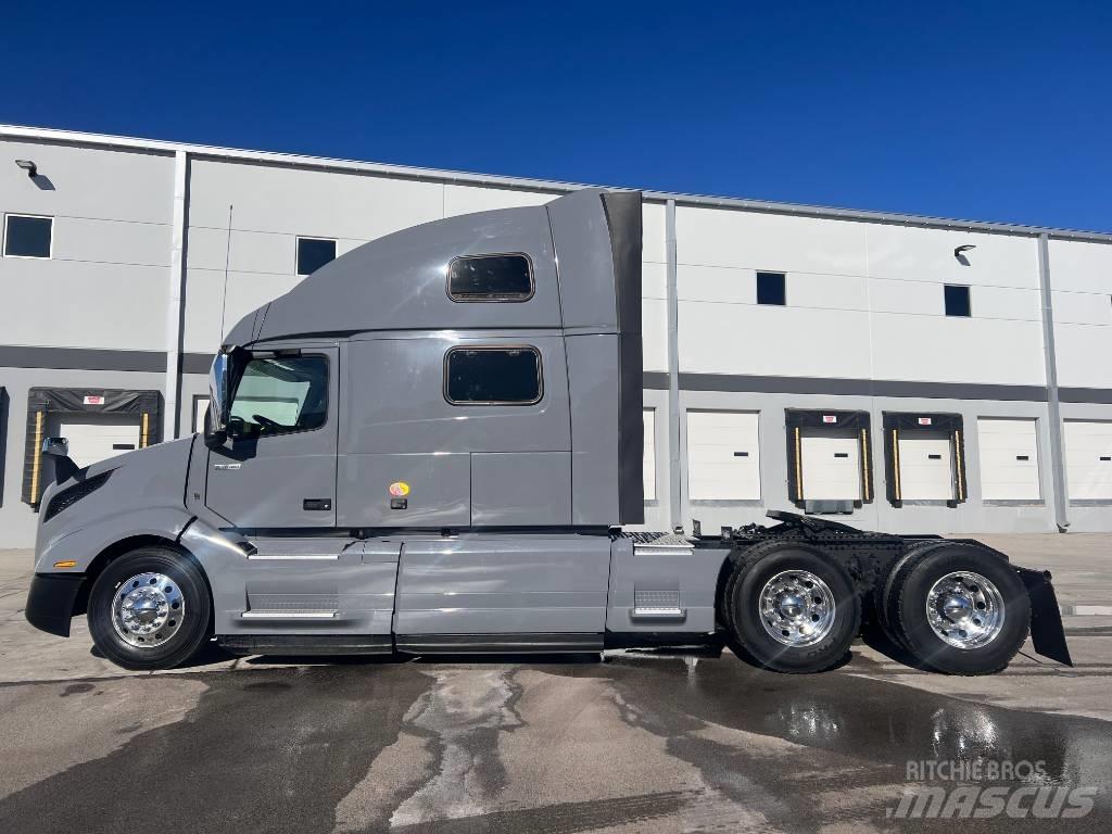 Volvo VNL860 Truck Tractor Units