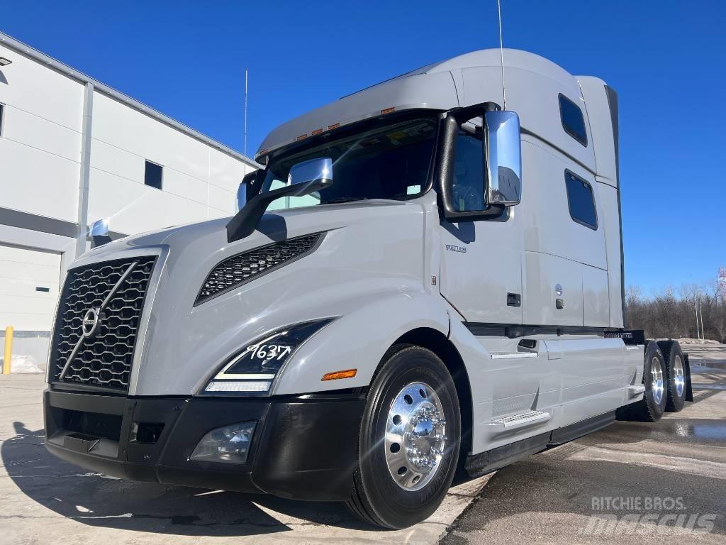 Volvo VNL860 Truck Tractor Units