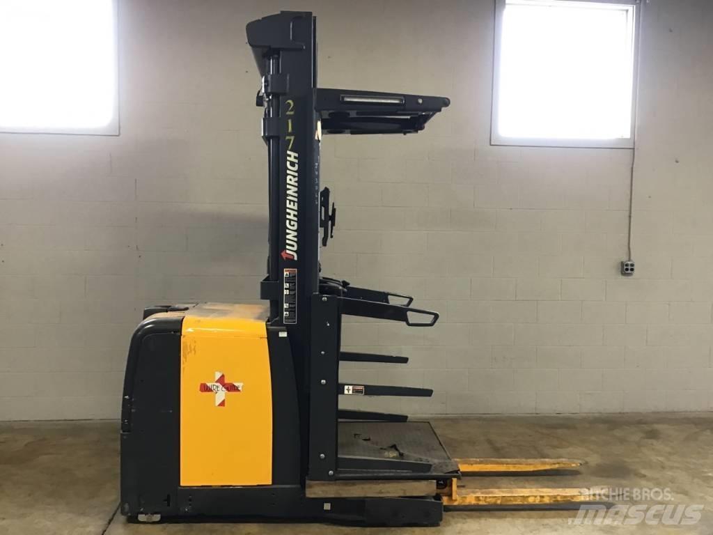 Jungheinrich EKS208 Medium lift order picker