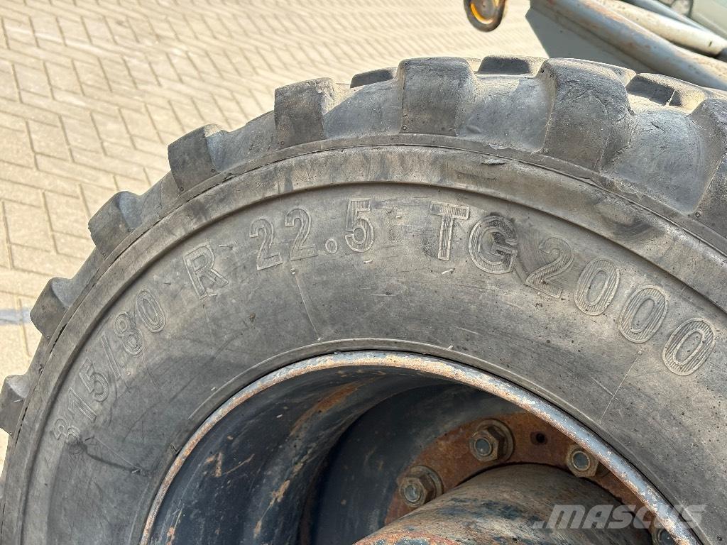 Hyundai 160W9-A Wheeled excavators