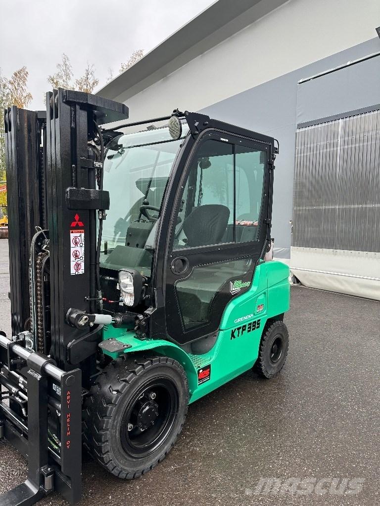 Mitsubishi FD 35 N Diesel trucks
