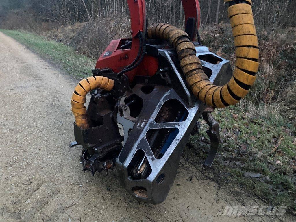 Komatsu C 144 Harvesters