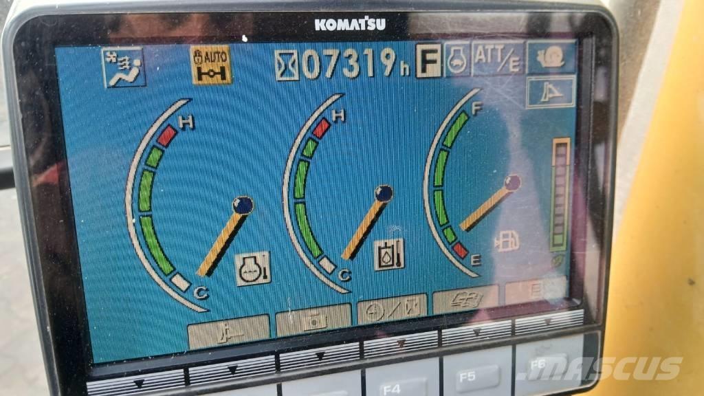 Komatsu PW 148-8 Wheeled excavators