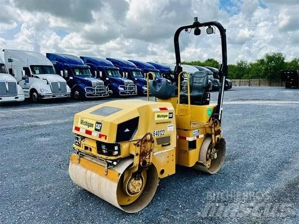 CAT CB 24 Twin drum rollers