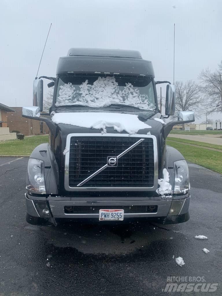Volvo VNL730 Truck Tractor Units