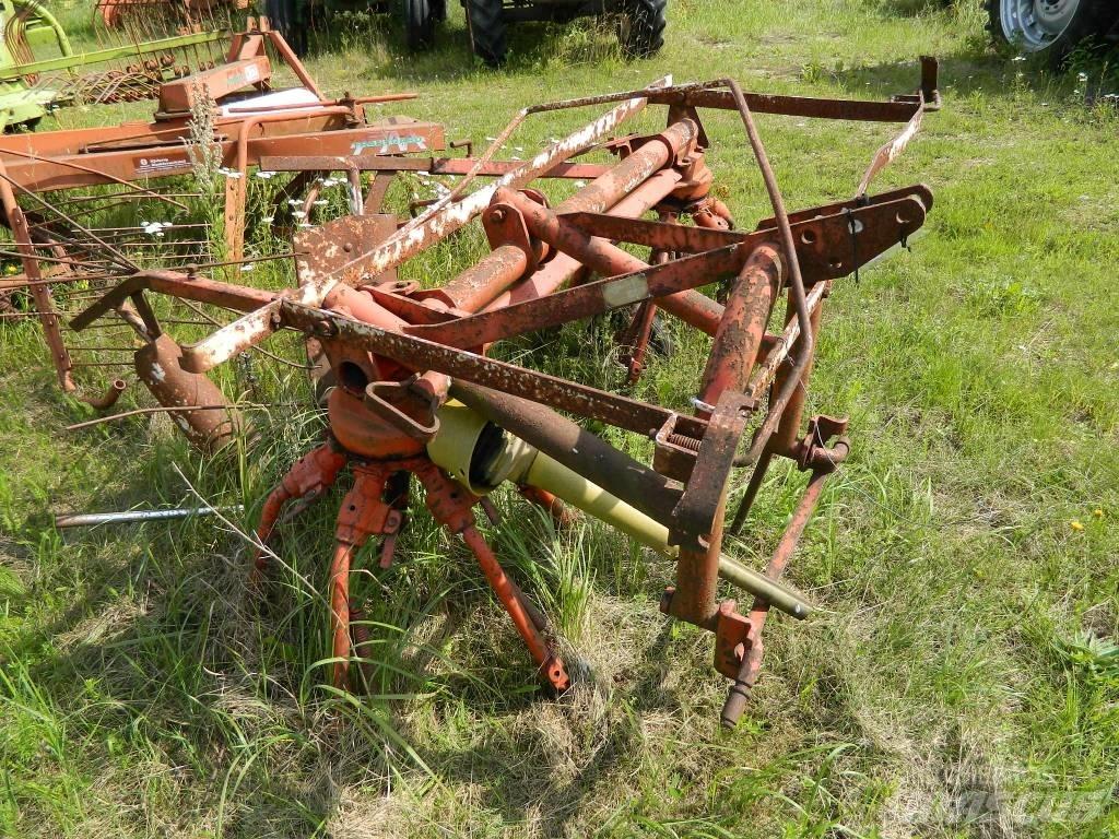 Kuhn 3.2 Rakes and tedders