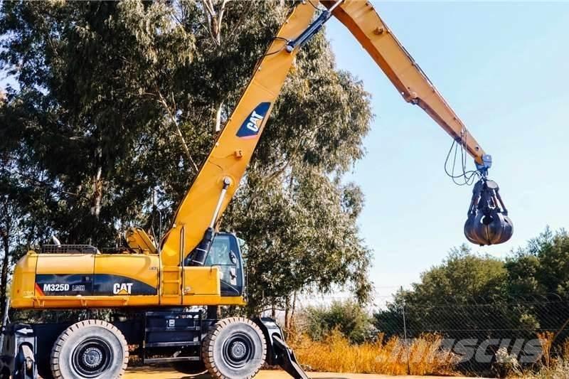 CAT M325 Mini excavators < 7t