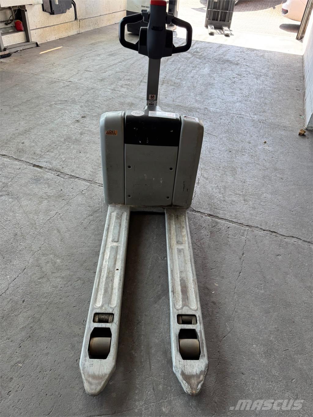 Still ECH 15 Pedestrian stacker