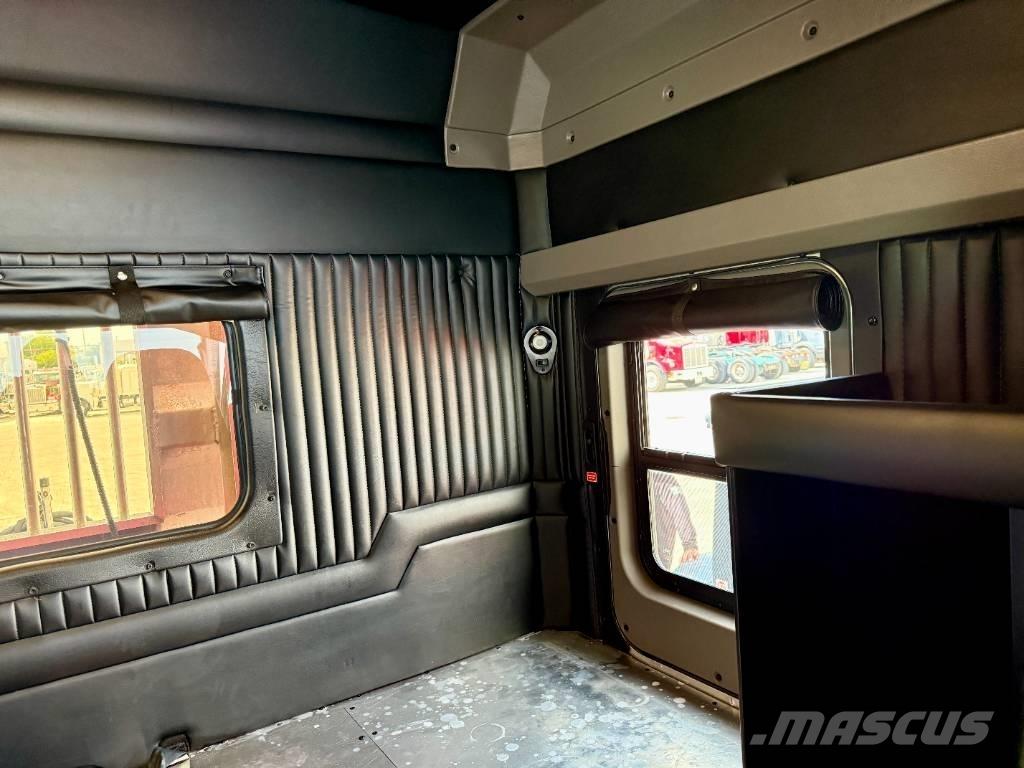Kenworth W 900 Truck Tractor Units