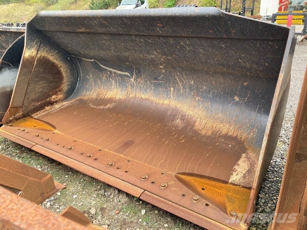 CASE 821 Skovl Wheel loaders