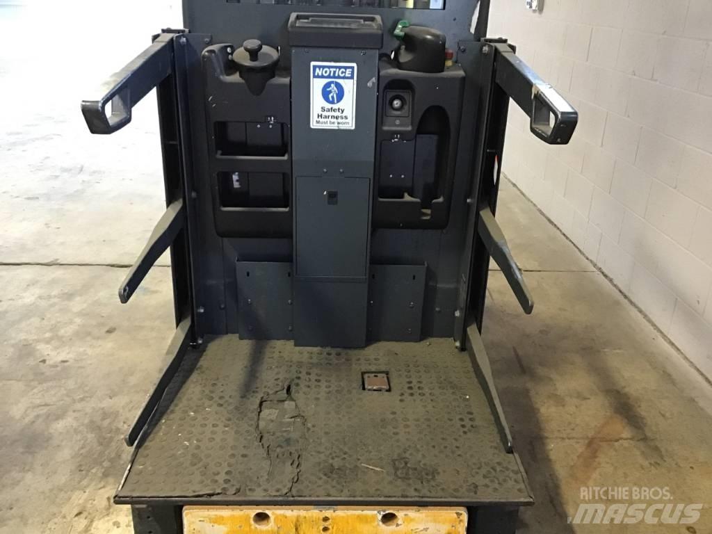 Jungheinrich EKS208 Medium lift order picker