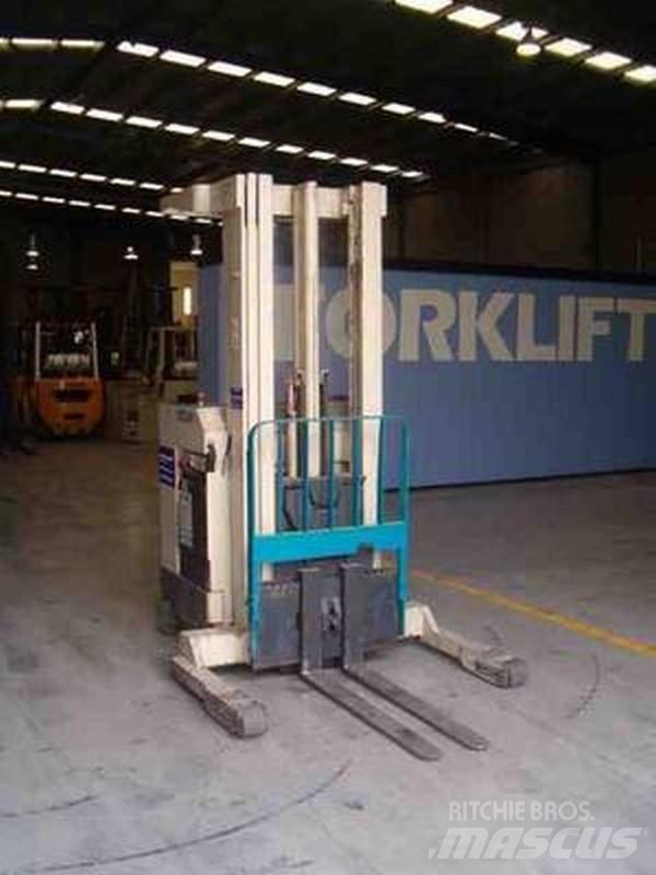 Crown 35RRTT210 Reach truck