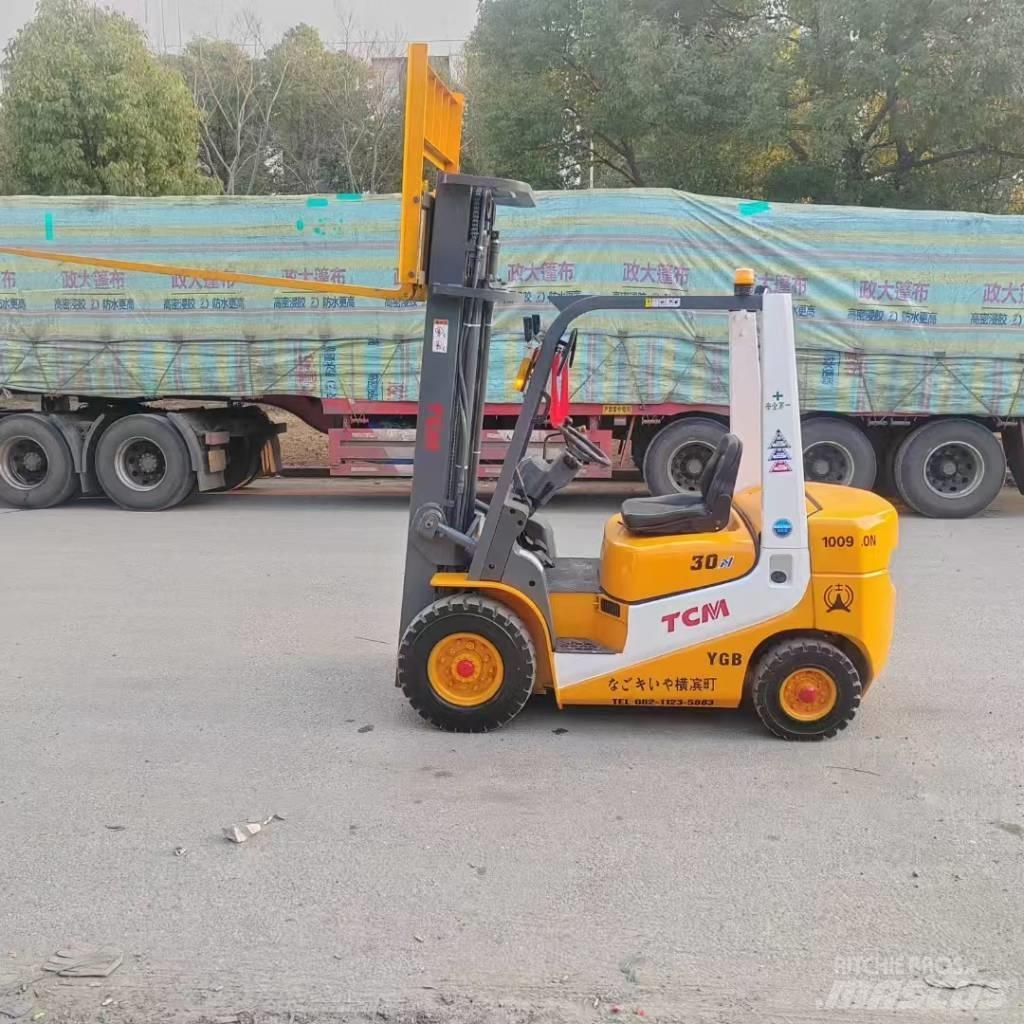 TCM FD30 Reach truck
