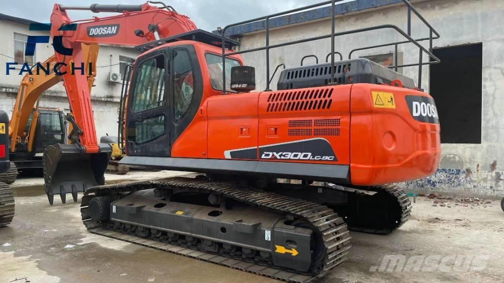 Doosan DX 300 LC Midi excavators  7t - 12t