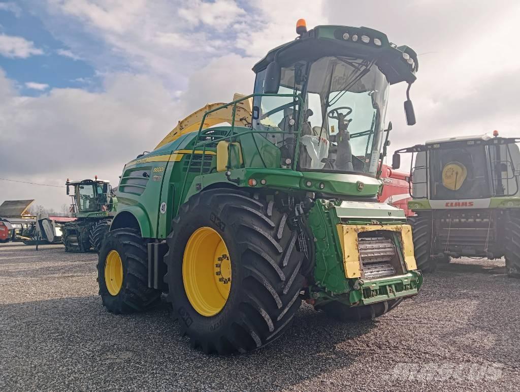 John Deere 8800 Self-propelled foragers
