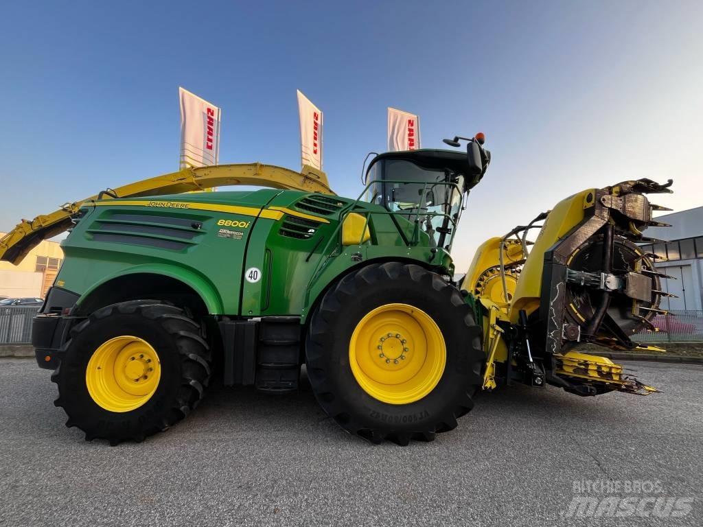 John Deere 8800 Self-propelled foragers