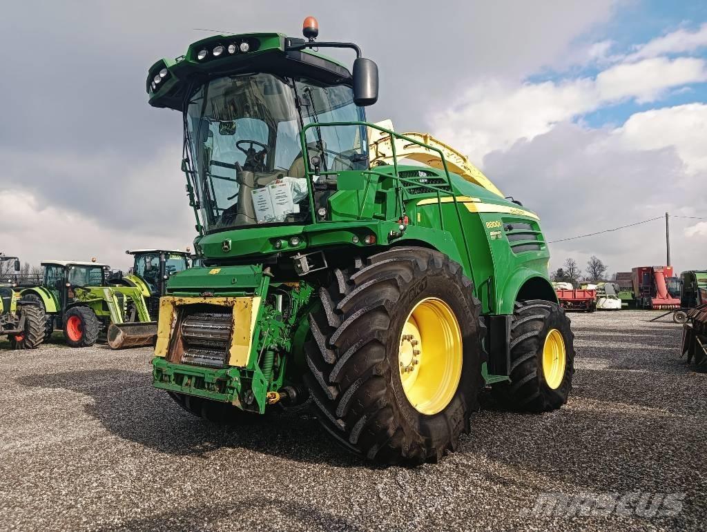 John Deere 8800 Self-propelled foragers