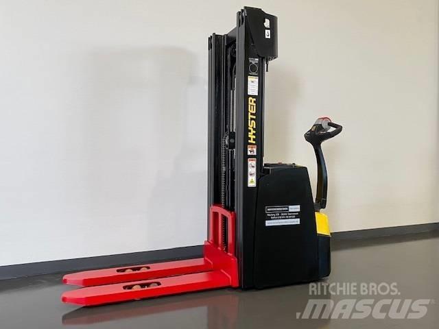 Hyster S1.6 Pedestrian stacker