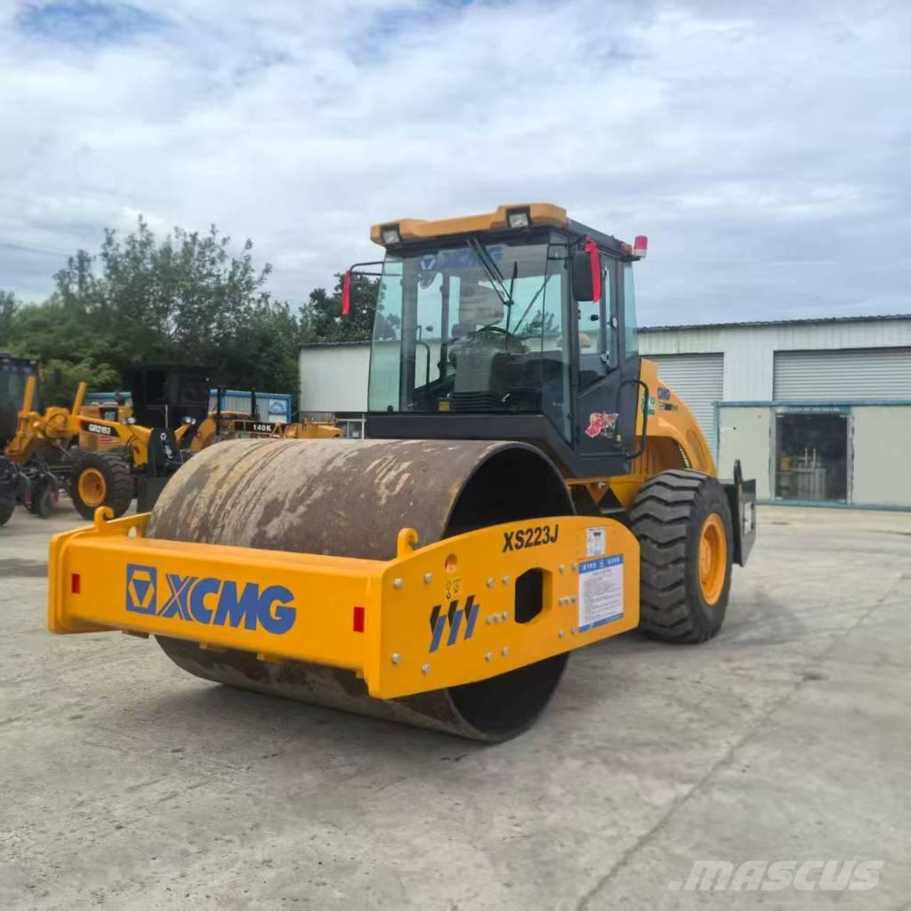 XCMG XS 223 J Single drum rollers