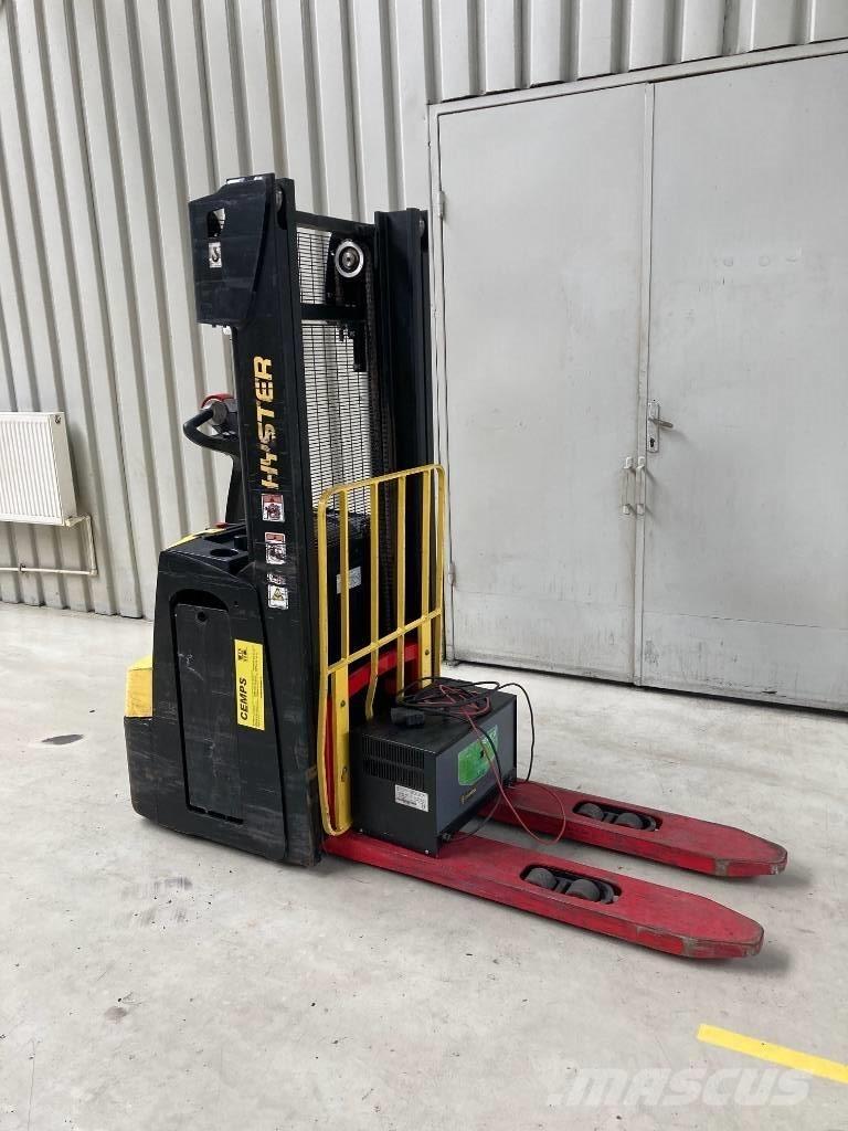 Hyster S 1.2 Pedestrian stacker