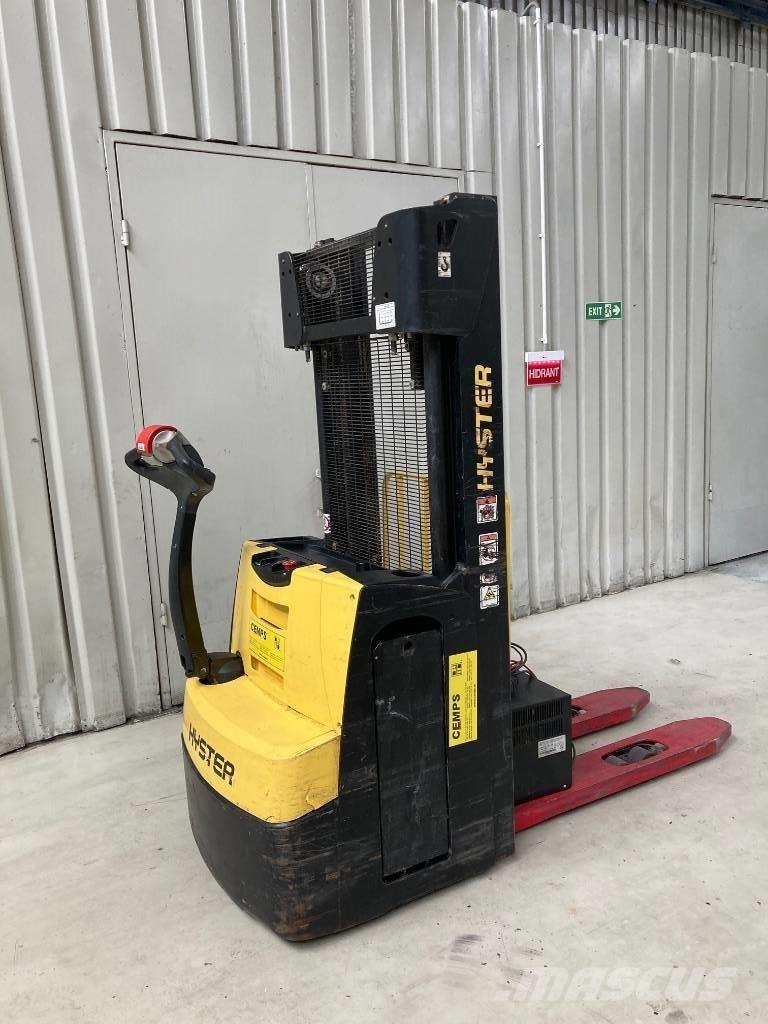 Hyster S 1.2 Pedestrian stacker