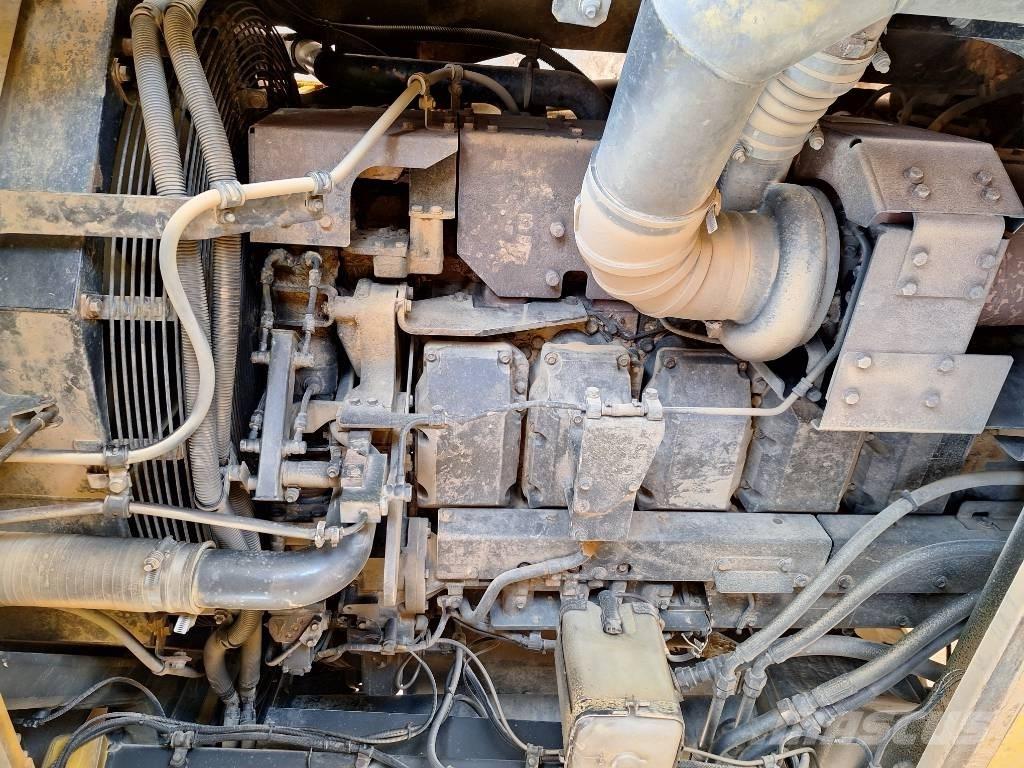 Komatsu HD605-7EO Rigid dump trucks