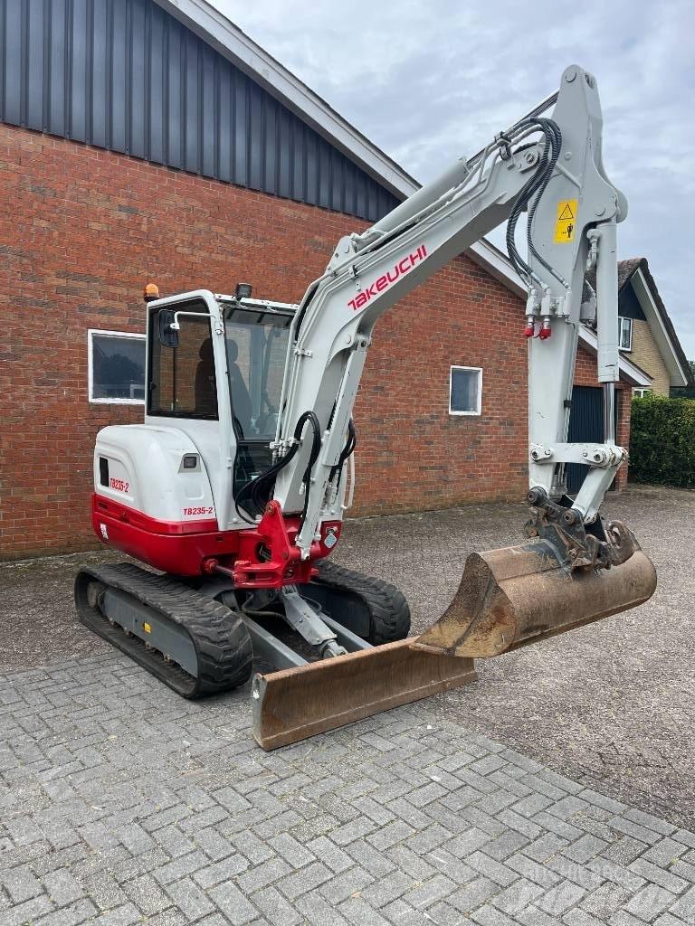 Takeuchi tb235-2 Mini excavators < 7t