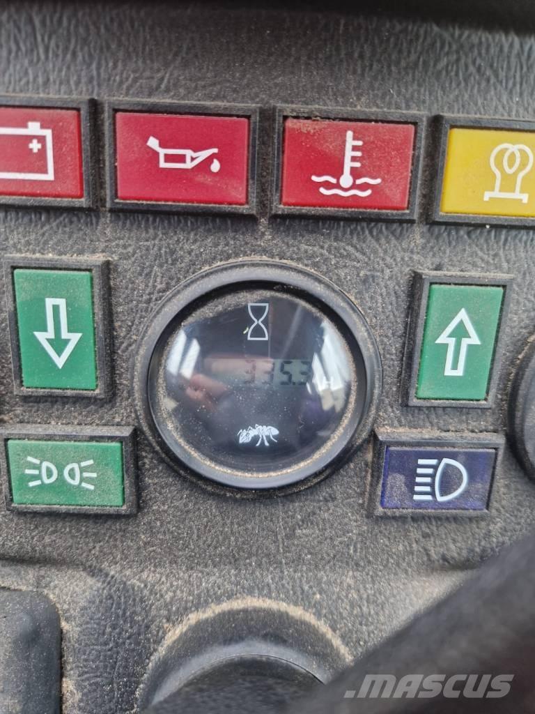 GiANT G 2500 HD Wheel loaders