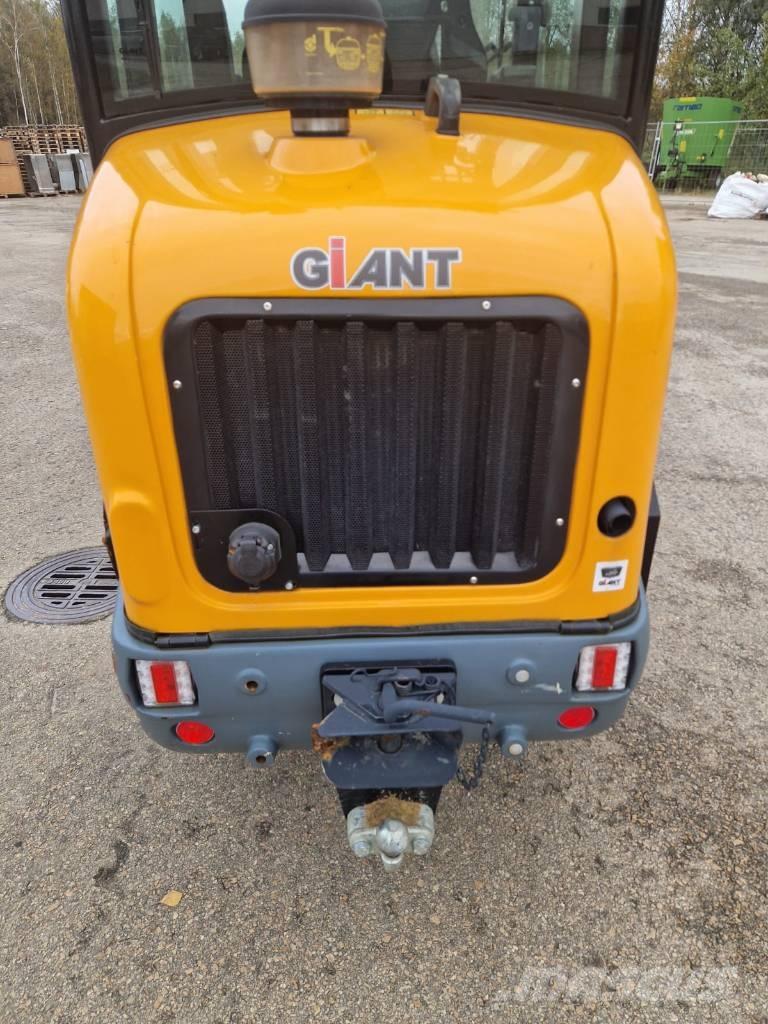 GiANT G 2500 HD Wheel loaders