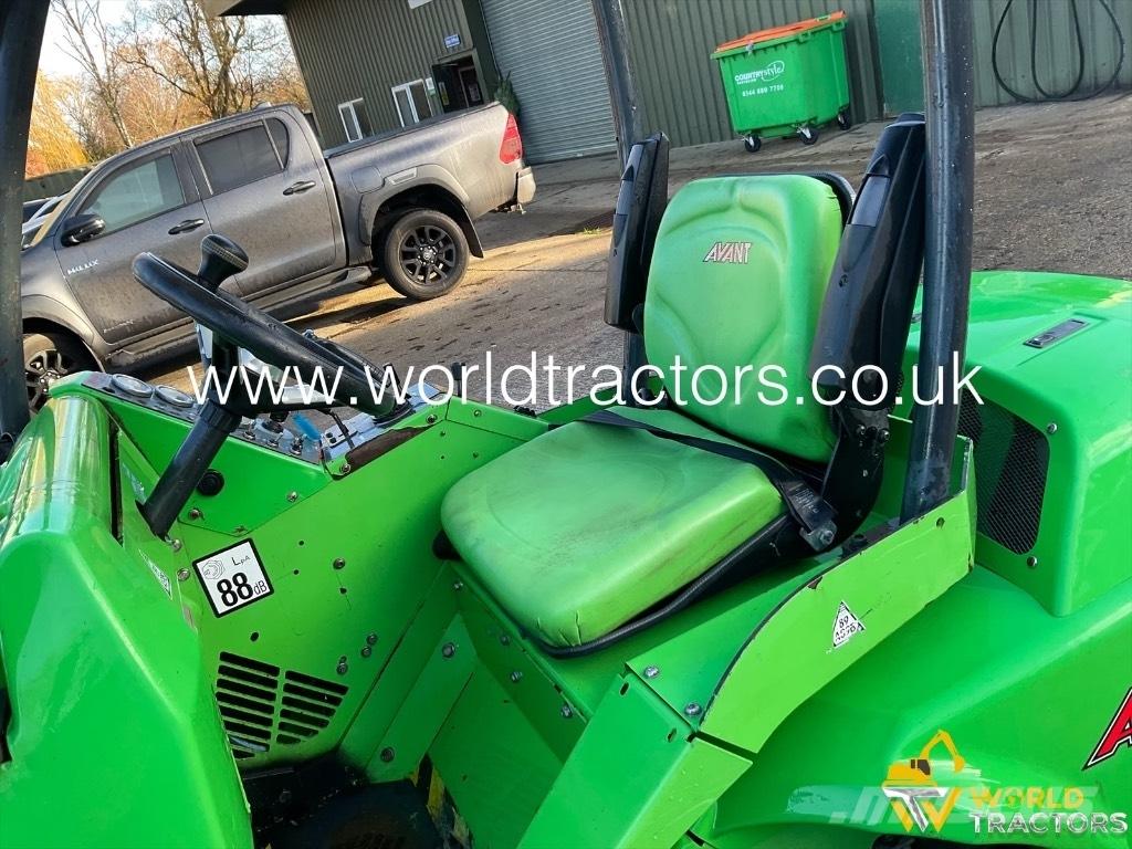 Avant 528 Mini loaders