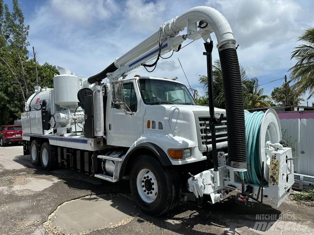 Sterling LT 7501 Sewage disposal Trucks