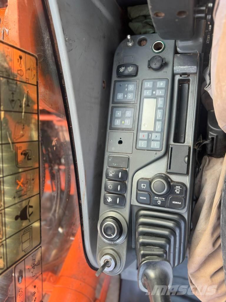 Doosan DX 225 LC Crawler excavators