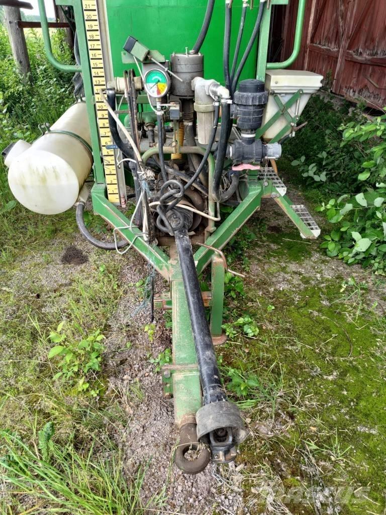 Moteska M2500 Trailed sprayers