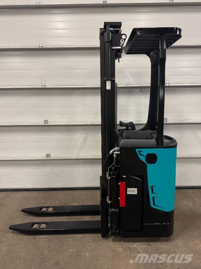 Mitsubishi SBR 12 N Self propelled stackers