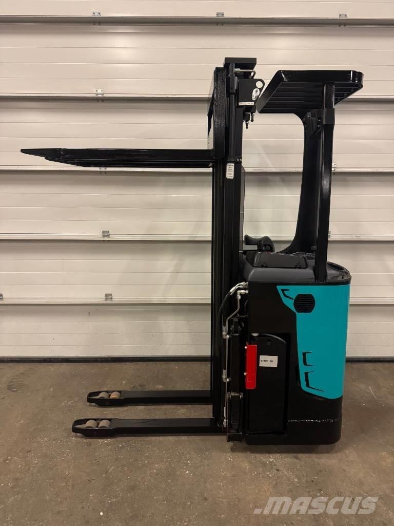 Mitsubishi SBR 12 N Self propelled stackers