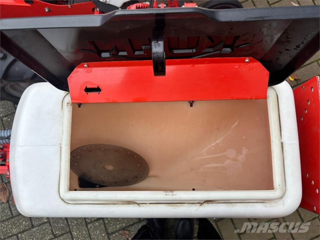 Kuhn Maxima 2 Precision sowing machines