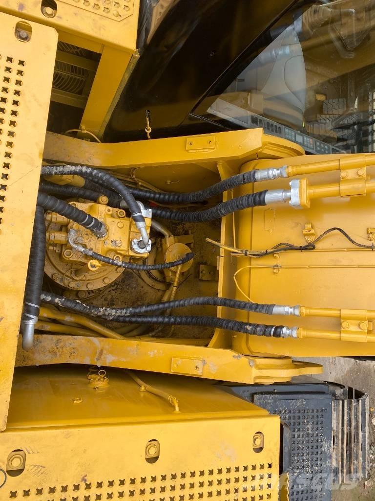 CAT 330 D Crawler excavators