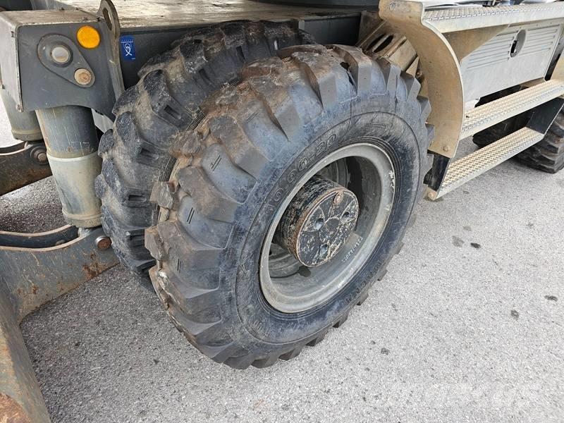 Liebherr A916 Wheeled excavators